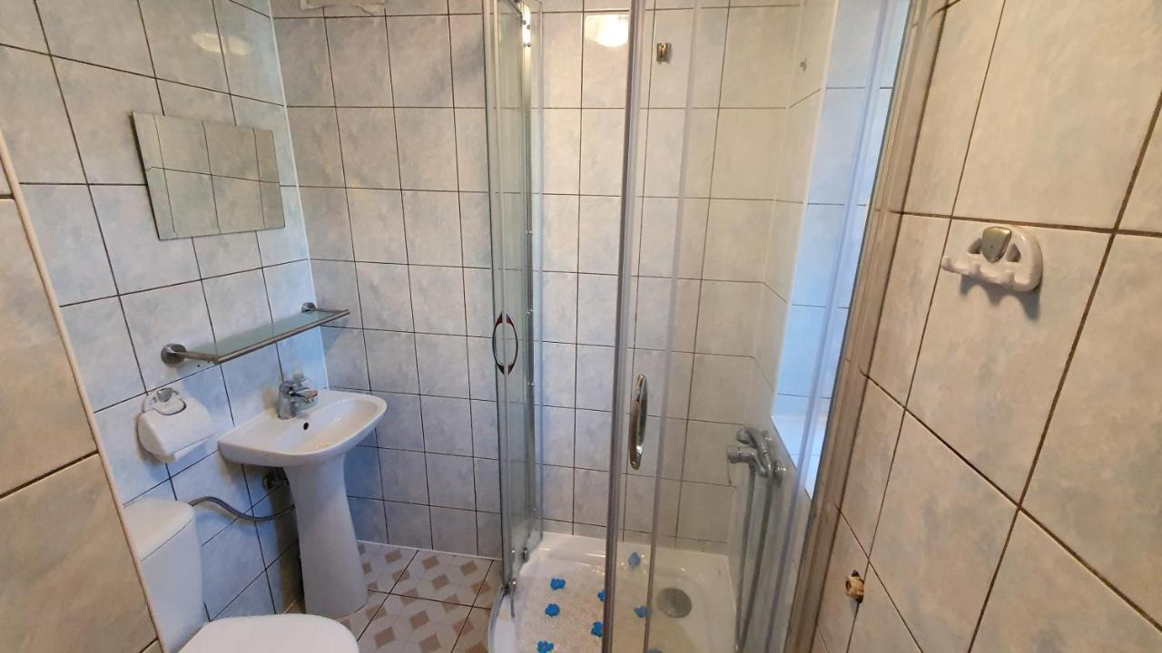 "U Izy" Pokoje Goscinne I Przyczepy Campingowe Mielno  Eksteriør bilde